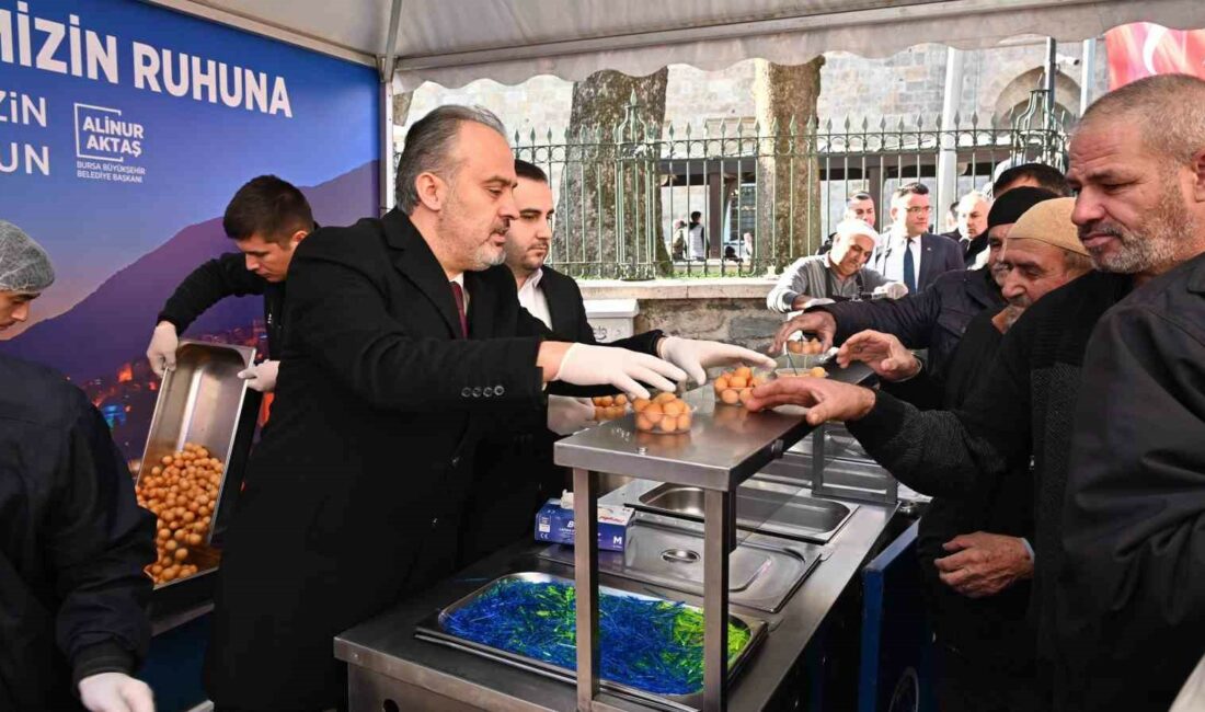 BURSA’DA CUMA NAMAZI ÖNCESİNDE ELLER ŞEHİTLERİMİZ İÇİN SEMAYA KALKARKEN, BURSA