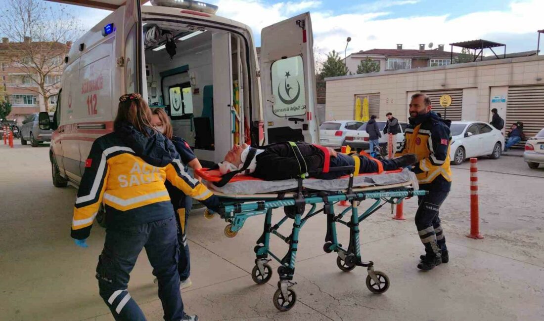 Bursa’da tırla çarpışan otomobil şarampole uçtu, 2 kişi yaralandı BURSA'NIN KESTEL İLÇESİ ÜMİTALAN MEVKİİNDE MEYDANA GELEN KAZADA TIR İLE