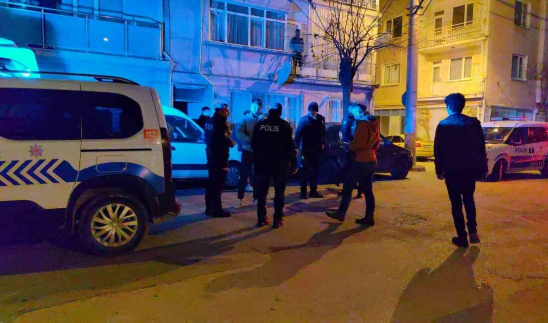 Bursa’da yaşanan kavgada silahlar konuştu BURSA'NIN İNEGÖL İLÇESİ MAHMUDİYE MAHALLESİNDE MEYDANA GELEN OLAYDA KAVGADA SİLAHLAR