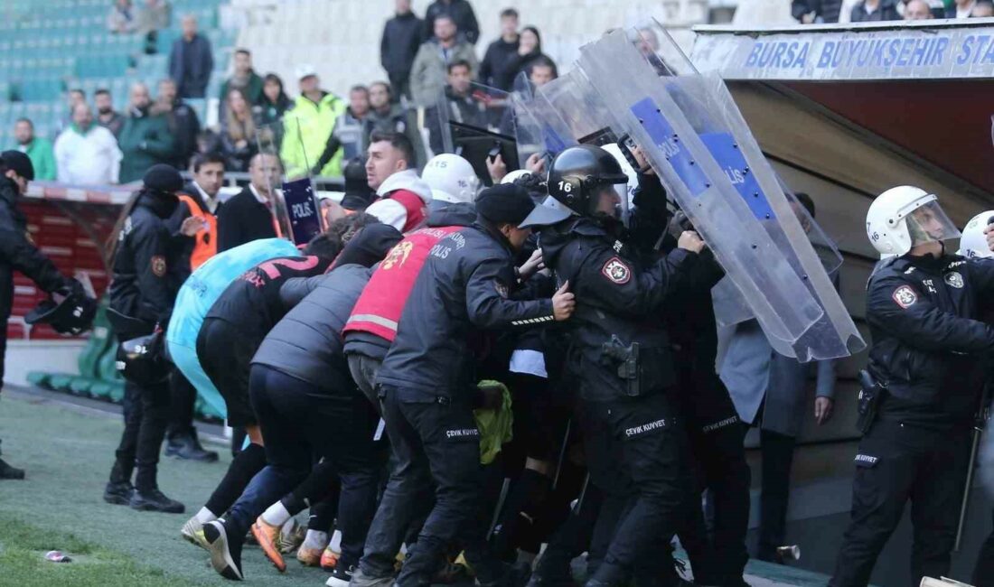 Bursaspor taraftar grubu Teksas: “Diyarbekirspor karşılaşması sonu yine bir provokasyona sahne olmuştur” BURSASPOR TARAFTAR GRUBU TEKSAS, "TARAFTARLARIMIZIN SAĞDUYULU YAKLAŞIMI VE GÜNLERDİR YAPTIĞIMIZ