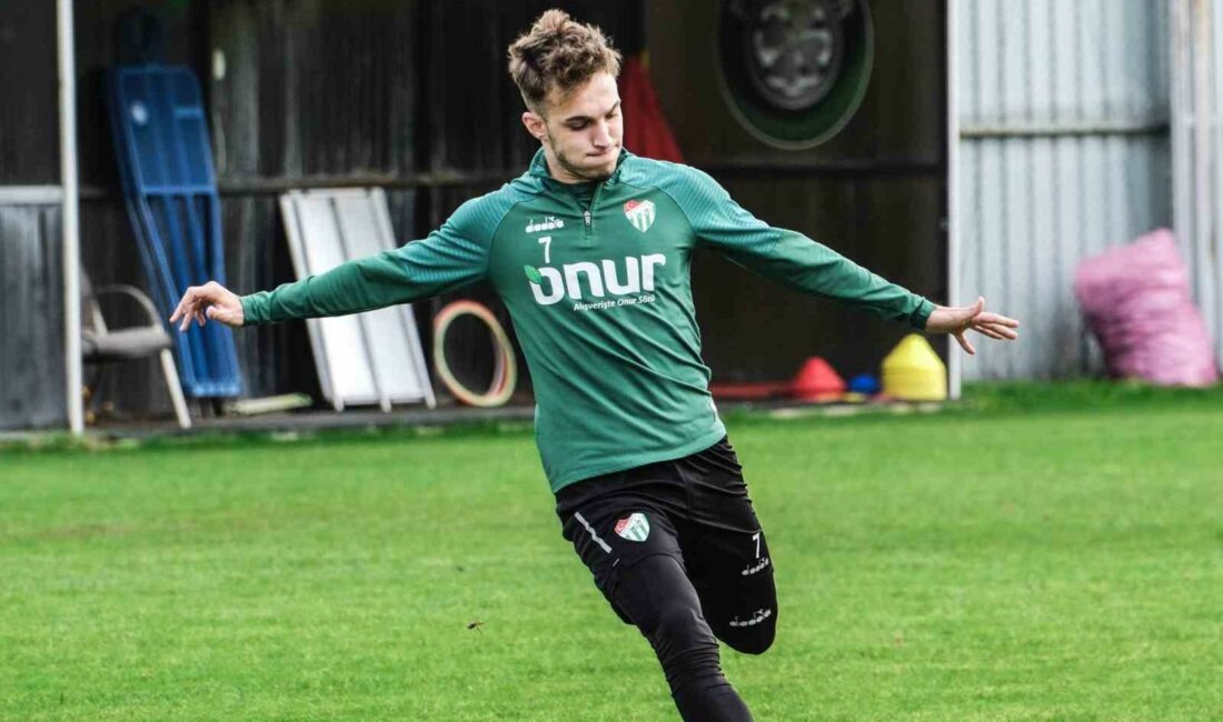 Bursaspor’da Esenler Erokspor maçı hazırlıkları tamamlandı BURSASPOR'DA ESENLER EROKSPOR MAÇI HAZIRIKLARI BUGÜN YAPILAN İDMANLA SONA ERDİ.