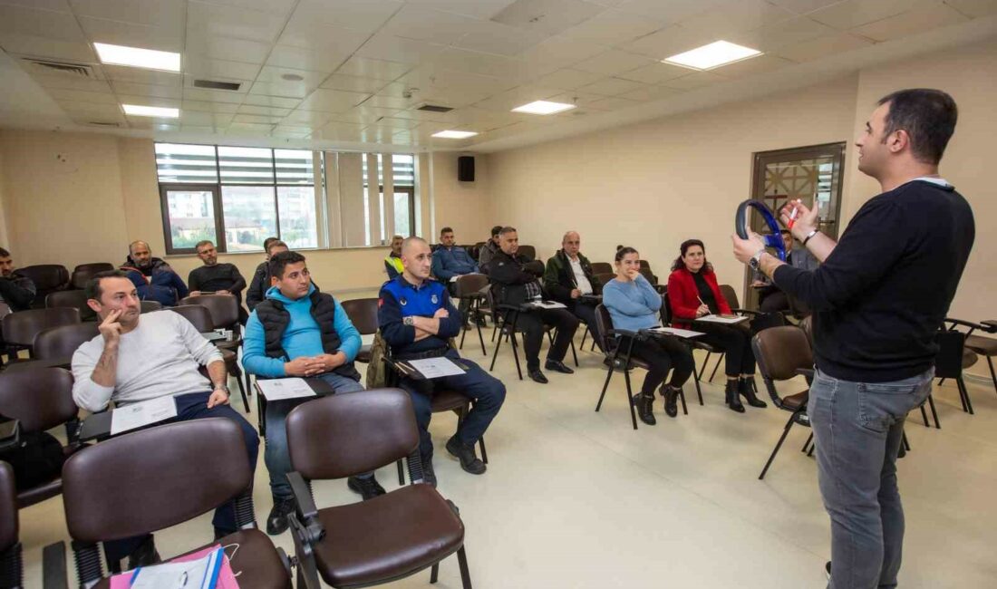 Büyükşehir şoförlerine ‘güvenli ve ekonomik sürüş’ eğitimi BURSA BÜYÜKŞEHİR BELEDİYESİ TARAFINDAN PERİYODİK OLARAK DÜZENLENEN HİZMET İÇİ EĞİTİM