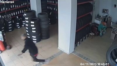 BURSA'NIN İZNİK İLÇESİNDE LASTİKÇİDE BULUNAN VATANDAŞLAR PANİKLE DIŞARI KAÇTI.