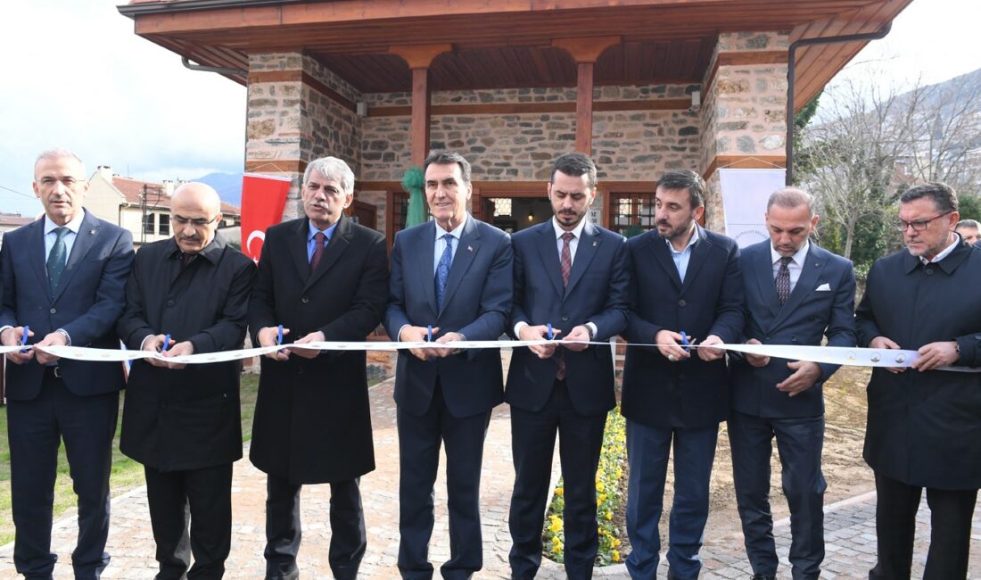 – Filiboz Mescidi’nde 168 yıl sonra ilk namaz kılındı OSMANGAZİ BELEDİYESİ, BURSA’NIN EN ESKİ YERLEŞİM YERİ OLAN HİSAR’DA TARİHİ