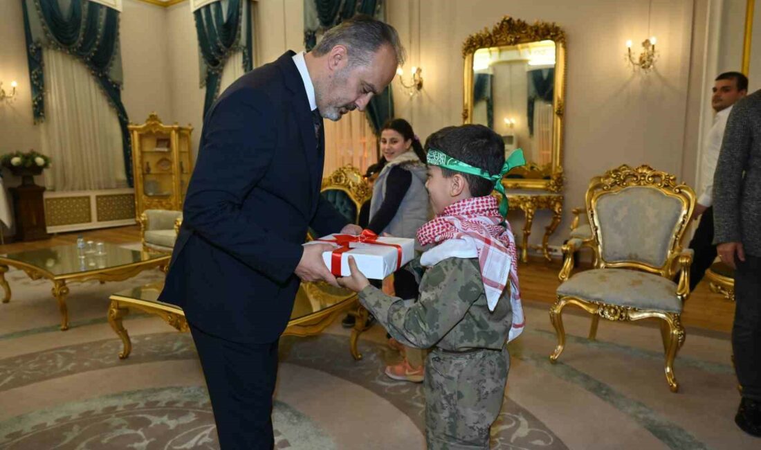 Filistinli çocuklardan Başkan Aktaş’a ziyaret İSRAİL’İN 60 GÜNDÜR BOMBALAYARAK SOYKIRIM SUÇU İŞLEDİĞİ GAZZE ŞERİDİ’NDEKİ GELİŞMELERİ,