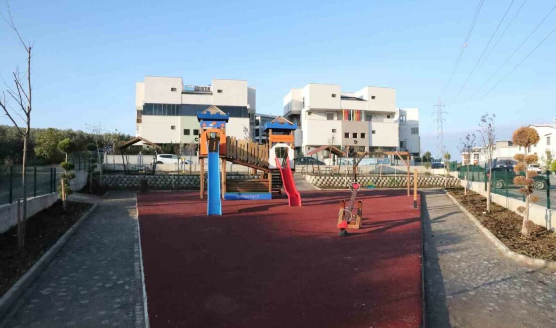 Gemlik’te çocuklar yeni parklarına kavuştu GEMLİK BELEDİYESİ, ÇOCUKLARIN GÜVENLE OYNAYABİLECEĞİ, SPOR YAPABİLECEKLERİ VE İÇERİSİNDE OTURMA