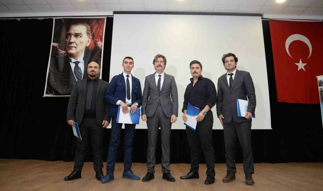 Hayırsever iş adamı Asım Kocabıyık unutulmuyor ÖĞRENCİLERİNİN KATKILARIYLA HAZIRLANAN VE GELENEKSEL HALE GETİRİLEN PROGRAMLA, BURSA’NIN HAYIRSEVER