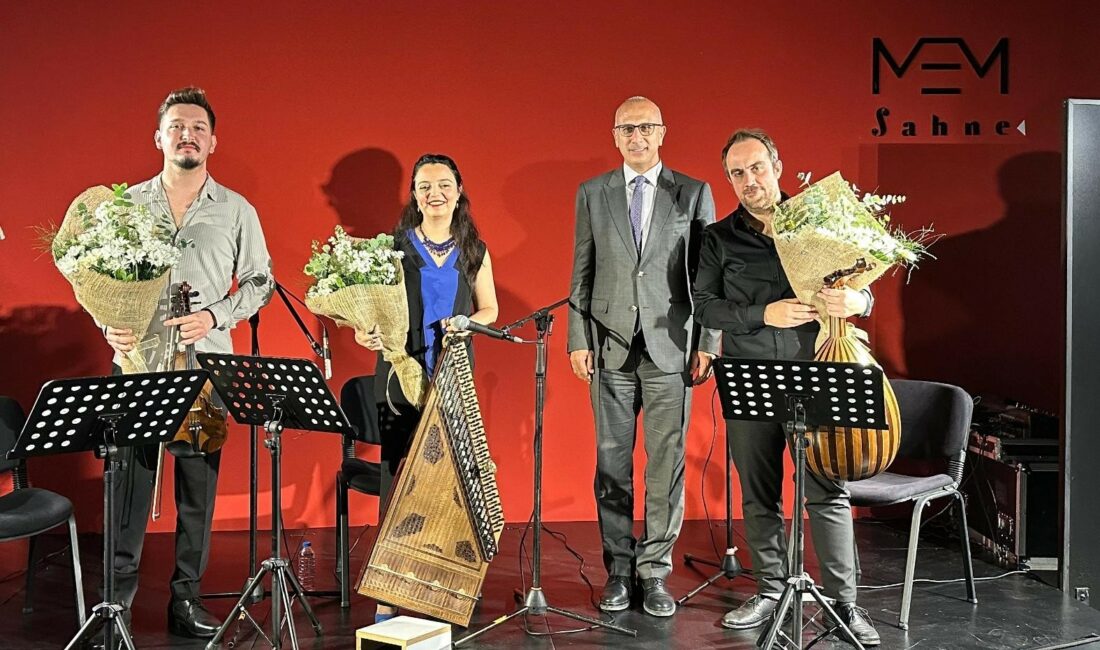 NİLÜFER BELEDİYESİ DR. HÜSEYİN PARKAN SANLIKOL MÜZİK ENSTRÜMANLARI MÜZESİ’NDE SAHNE