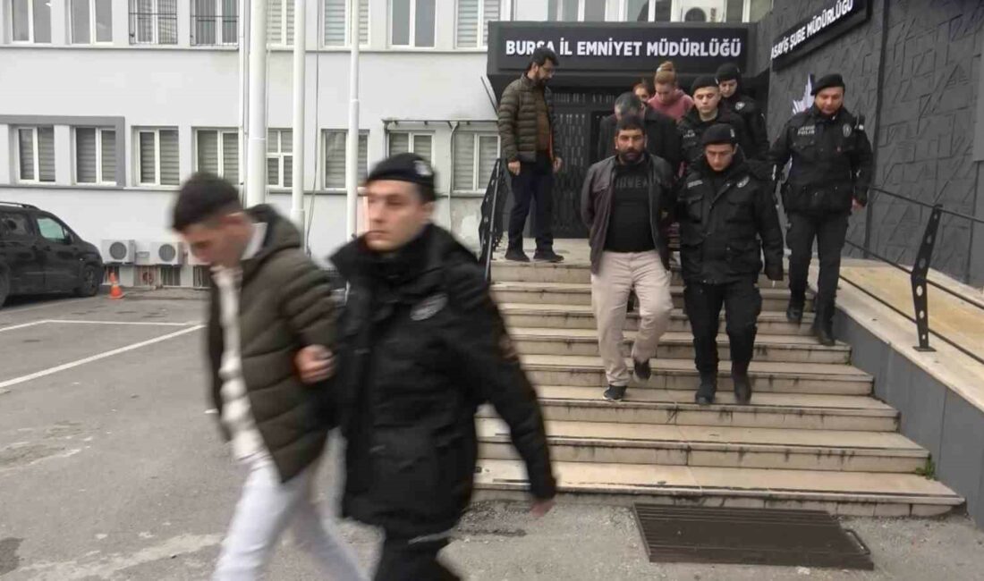 Hırsız çetesi aileden 10’u tutuklandı, 3’ü adli kontrolle serbest bırakıldı BURSA’DA GİRDİKLERİ BİR EVDEN 3.5 MİLYON LİRA DEĞERİNDE ZİYNET VE