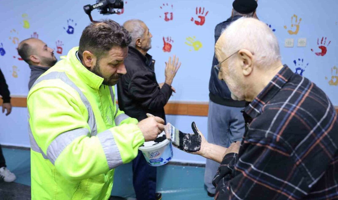 BURSA'DA HUZUREVİNİN DUVARLARI SANAT E SERİ OLDU