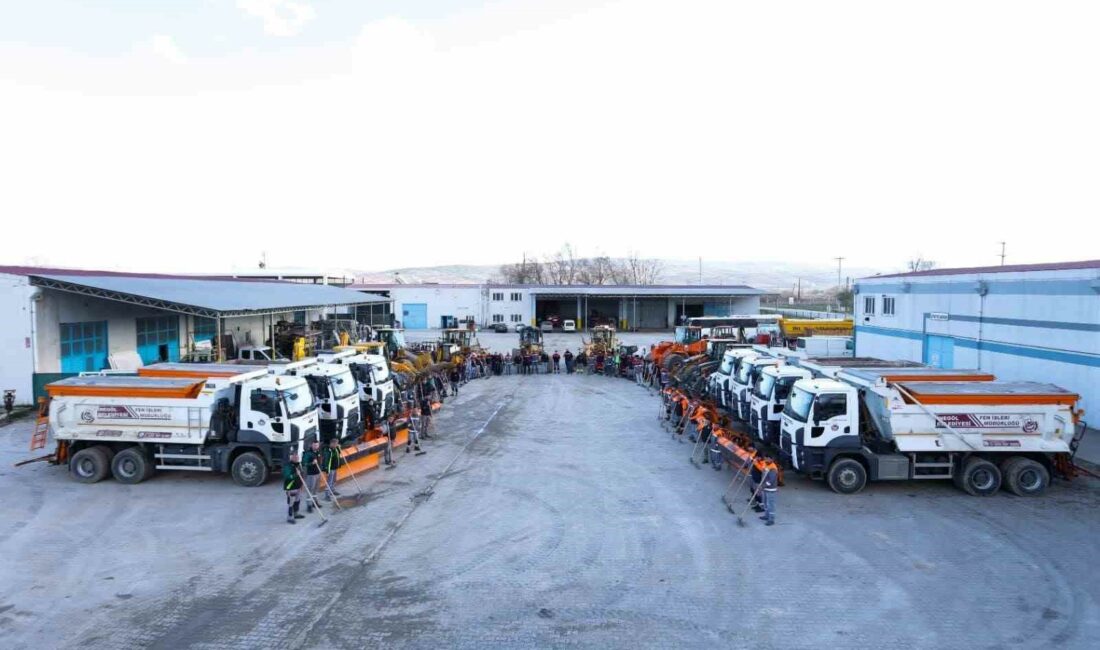 İnegöl Belediyesi kışa hazır YÜKSEK KESİMLERDE KAR YAĞIŞININ BAŞLAMASI VE KIŞ MEVSİMİNE GİRİLMESİYLE BİRLİKTE