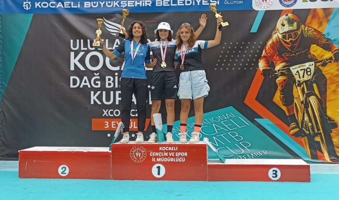 İnegöllü sporculara milli davet İNEGÖL BELEDİYE SPOR KULÜBÜ DOSTUM BİSİKLET SPORCULARI NİSANUR ACAR VE