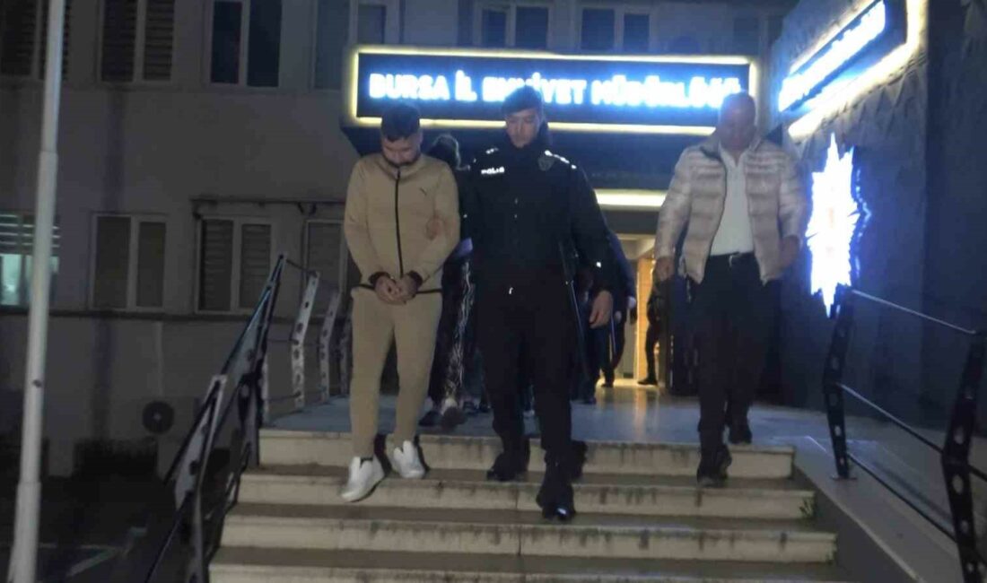 Bursa’da kadın hırsızın sahte çocuk oyunu BURSA’DA HIRSIZLIK ÇETESİNE OPERASYON DÜZENLEYEN POLİS EKİPLERİ, TEKNİK VE FİZİKİ