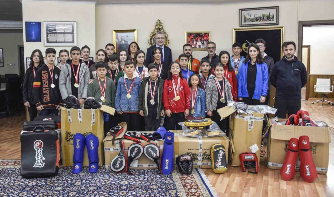 KARACABEY BELEDİYESİ, ‘HER EVDEN LİSANSLI BİR SPORCU’ PAROLASIYLA BAŞARILARINA HIZ