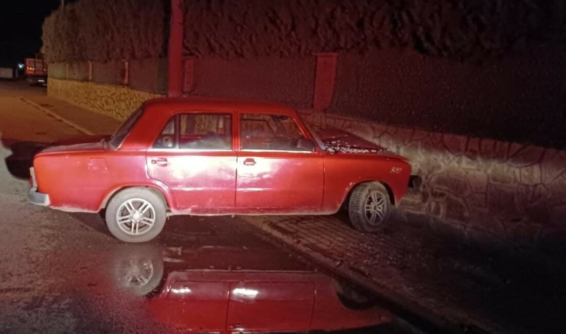 ALLKOLÜ SÜRÜCÜ KAZA YAPARAK YARALANDI, OLAY YERİNDEN BİR BUÇUK KİLOMETRE