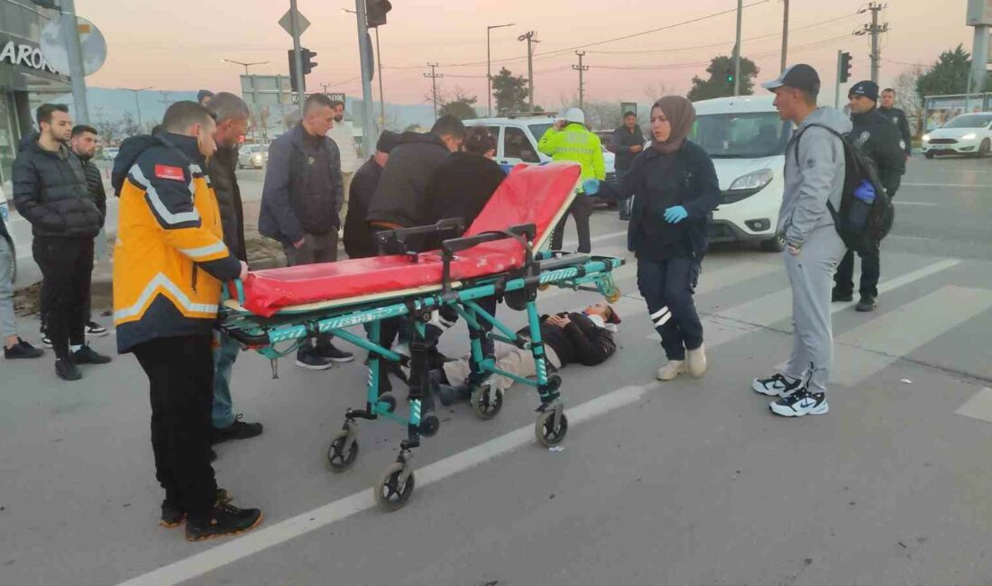 Motosiklet hafif ticari araçla çarpıştı 2 yaralı ORHANGAZİ’DE AKŞAM SAATLERİNDE GÖL KAVŞAĞINDA MEYDANA GELEN TRAFİK KAZASINDA BİR