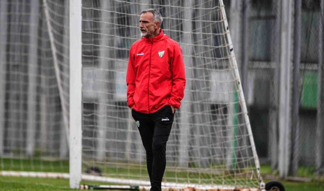 Murat Sözkesen, Bursaspor’a veda etti MURAT SÖZKESEN, BURSASPOR'A VEDA ETTİ.