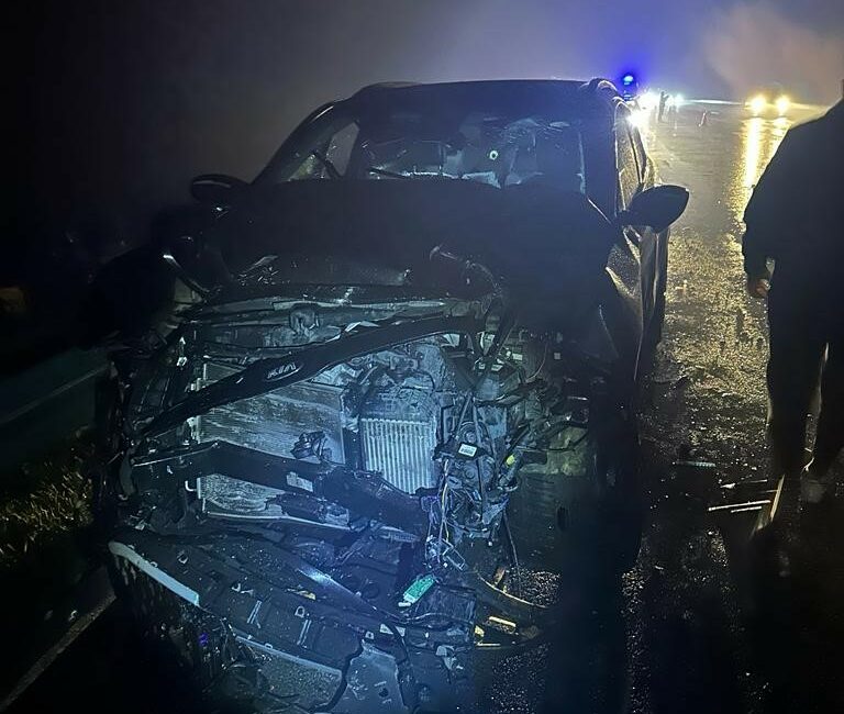 Otobanda çarpışan otomobiller alev aldı 3’ü çocuk 7 kişi yaralandı BURSA'NIN MUSTAFAKEMALPAŞA İLÇESİNDE ÇARPIŞAN 2 OTOMOBİLDEN 1'İ ALEV ALDI, KAZADA