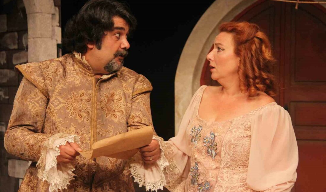 BURSA DEVLET TİYATROSU YAPIMI “TARLA KUŞUYDU JULİET” 100. TEMSİLİYLE