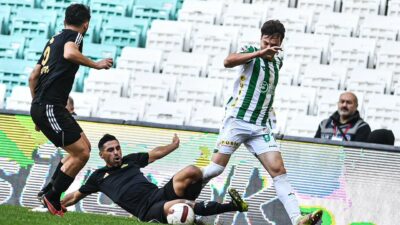 BURSASPOR SAHASINDA ESENLER EROKSPOR'LA 1-1 BERABERE KALDI.