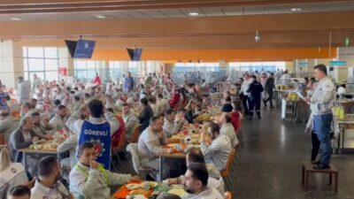 Tofaş Otomobil Fabrikasında toplu iş sözleşmesindeki zam oranını beğenmeyen işçiler