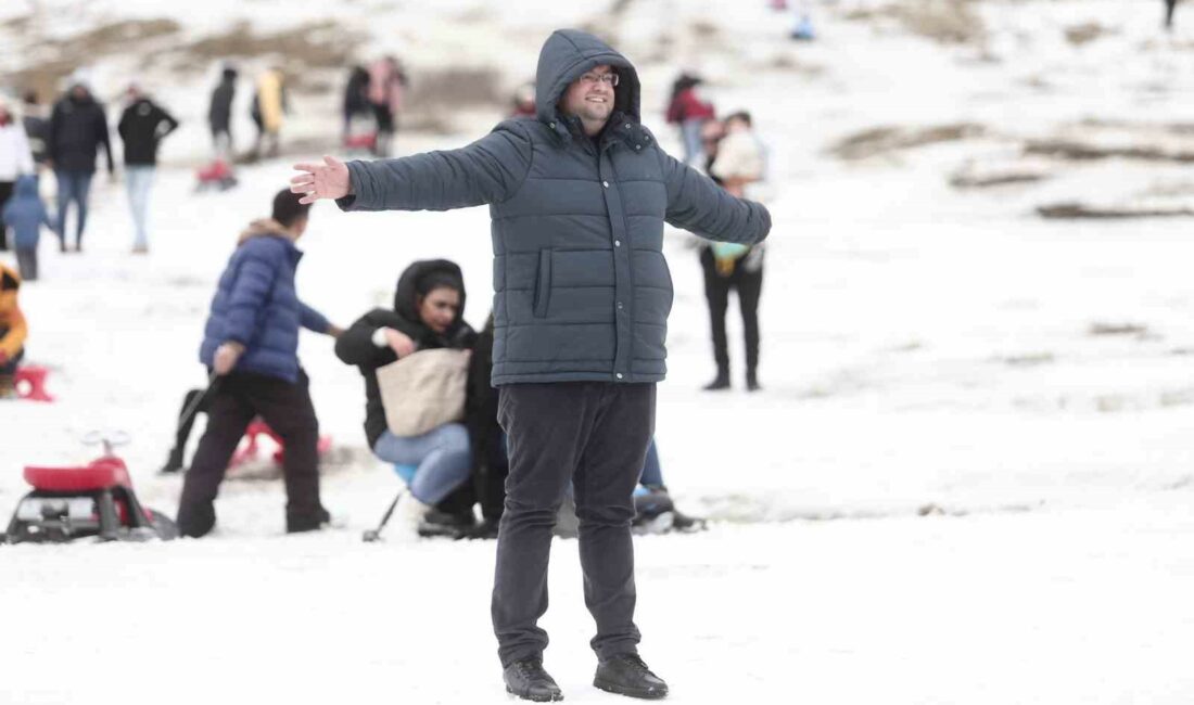 Uludağ’da yeni yıl hareketliliği başladı TÜRKİYE’NİN ÖNEMLİ KIŞ TURİZM MERKEZLERİNDEN ULUDAĞ’DA YILBAŞI ÖNCESİ HAZIRLIKLAR TAMAMLANIRKEN,