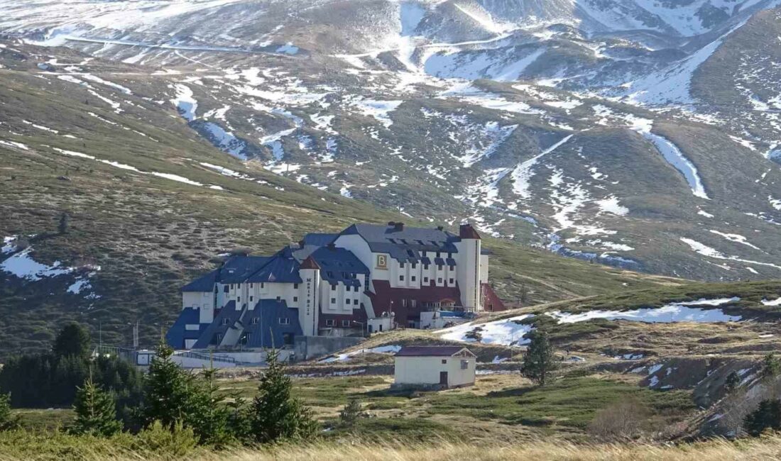 KIŞ TURİZMİNİN ÖNEMLİ MERKEZLERİNDEN ULUDAĞ’DA SEZON HAZIRLIKLARI DEVAM EDİYOR. TÜRKİYE