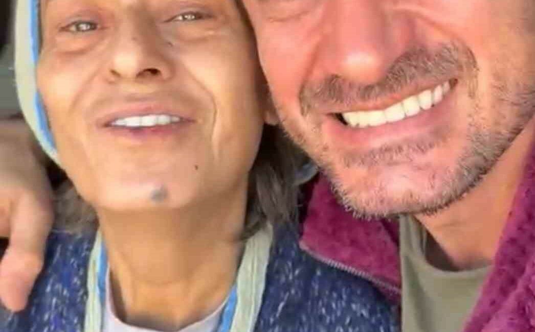 Yıldız Tilbe’nin evinden video paylaştı, “Durumu iyi, yoğun bakım dedikodularına inanmayın” dedi TÜM TÜRKİYE’NİN GÜNDEMİNE DÜŞEN ÜNLÜ SANATÇI YILDIZ TİLBE YOĞUN BAKIMDA