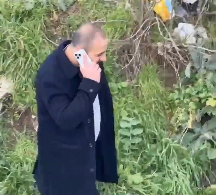 ARAÇLA TAKLA ATTI, TELEFONLA YAKINLARINI ARAYIP ESPİRİ YAPTI