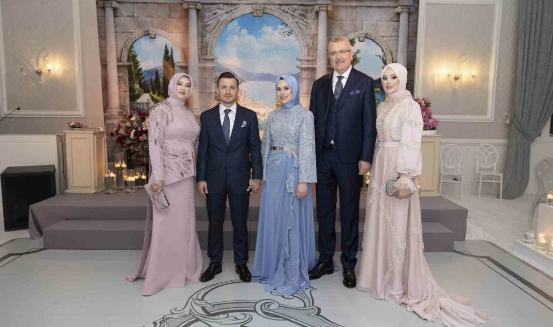 Başkan Özkan’ın mutlu günü KARACABEY BELEDİYE BAŞKANI ALİ ÖZKAN VE EŞİ GÜLDEN ÖZKAN’IN KIZI