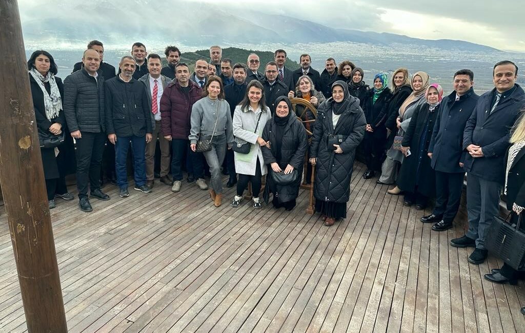 BELEDİYE ÇALIŞMALARINDA VATANDAŞ MEMNUNİYETİNİ ARTIRMAK AMACIYLA BURSA BÜYÜKŞEHİR BELEDİYESİ İNSAN