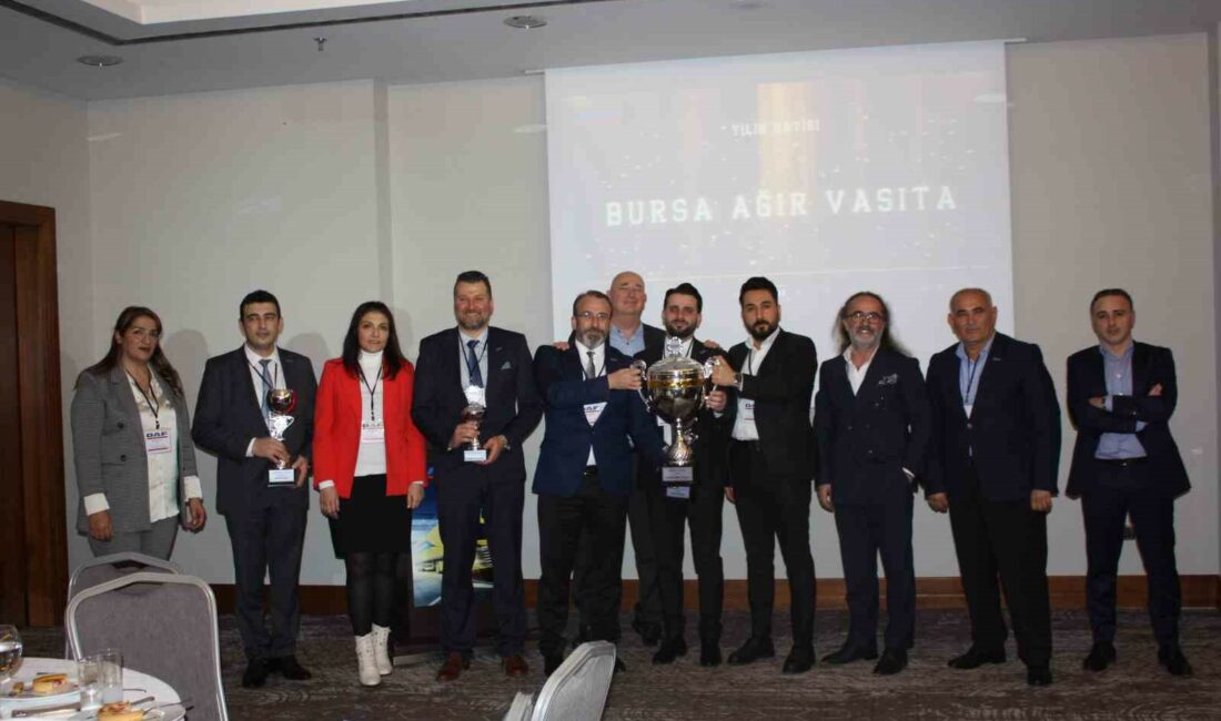 Bursa Ağır Vasıta’ya 4 ödül birden BURSA AĞIR VASITA, 'YILIN BAYİSİ', 'YILIN SATIŞ MÜDÜRÜ', 'YILIN YEDEK