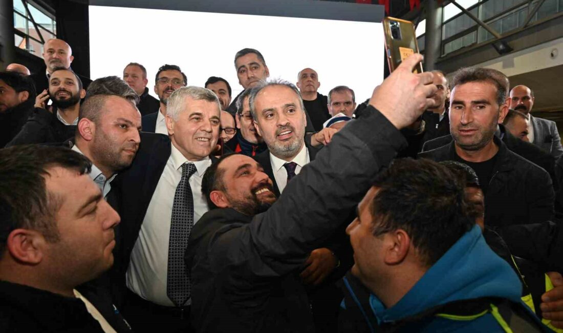 Bursa Büyükşehir’de toplu sözleşme sevinci BURSA BÜYÜKŞEHİR BELEDİYESİ VE BAĞLI İŞTİRAKLERDE ÇALIŞAN TOPLAM 10 BİN