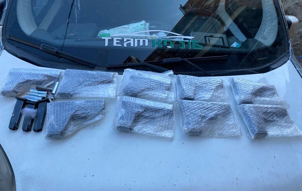 Bursa polisi silah kaçakçılarına izin vermedi KAÇAKÇILIK VE ORGANİZE SUÇLARLA MÜCADELE ŞUBE MÜDÜRLÜĞÜ EKİPLERİ, MERKEZ OSMANGAZİ