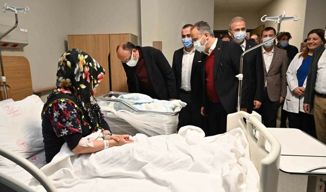 BURSA BÜYÜKŞEHİR BELEDİYE BAŞKANI ALİNUR AKTAŞ, 2024’Ü BURSA ŞEHİR HASTANESİ’NDE