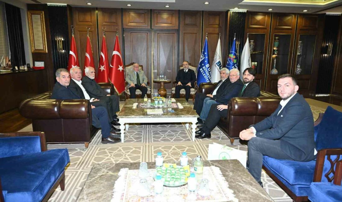 BURSASPOR YÖNETİMİ, BÜYÜKŞEHİR BELEDİYE BAŞKANI ALİNUR AKTAŞ'I MAKAMINDA ZİYARET ETTİ.