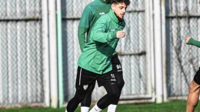 BURSASPOR BUGÜN YAPTIĞI İDMANLA ANKARASPOR MAÇI HAZIRLIKLARINI TAMAMLADI.