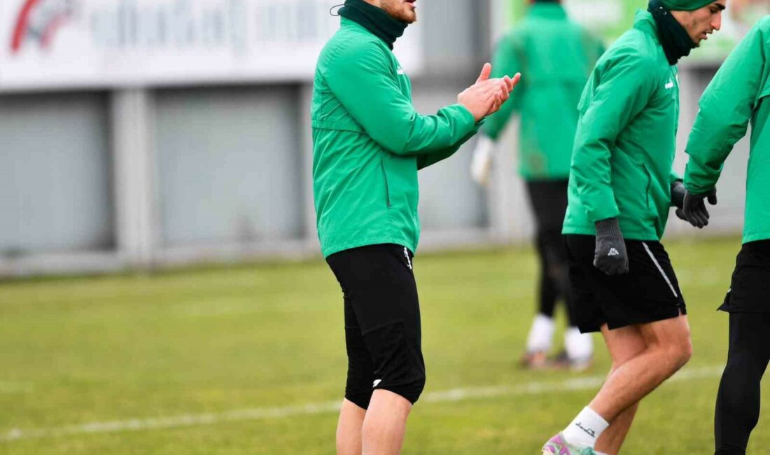 Bursaspor’da Nazilli Belediyespor maçı hazırlıkları sona erdi BURSASPOR'DA NAZİLLİ BELEDİYESPOR MAÇI HAZIRLIKLARI BUGÜN YAPILAN İDMANLA SONA ERDİ.