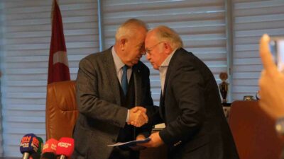 BURSASPOR'DA BAŞKAN ADAYLARI BELLİ OLDU. SİNAN BÜR VE RAŞİT BARIŞICI