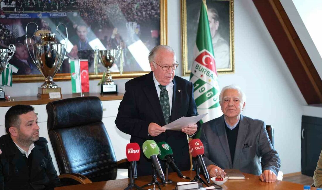 BURSASPOR'UN YENİ BAŞKANI SİNAN BÜR MAZBATASINI ALDI.