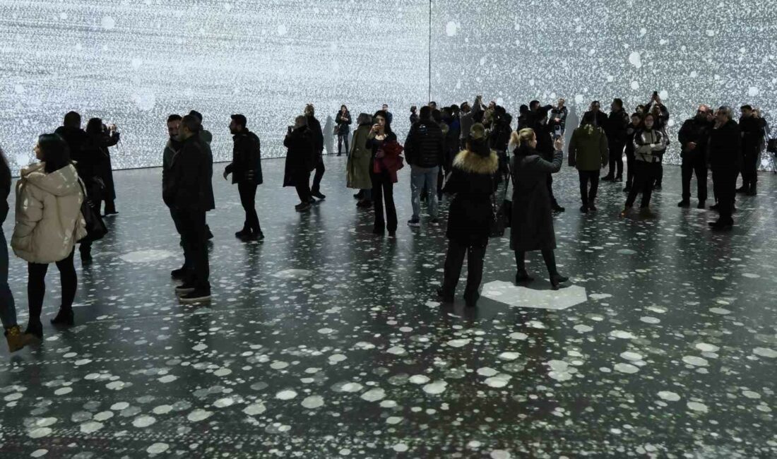 Gazetecilere dijital sanat şovu DOWNTOWN YAŞAM VE EĞLENCE MERKEZİ, GAZETECİLER GÜNÜ DOLAYISIYLA BASIN TEMSİLCİLERİNİ