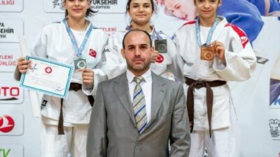 GEMLİK BELEDİYESPOR ATLETİZM TAKIMI, BURSA-OSMANGAZİ’DE DÜZENLENEN SALON ŞAMPİYONASINDA U-14 SPORCUSU