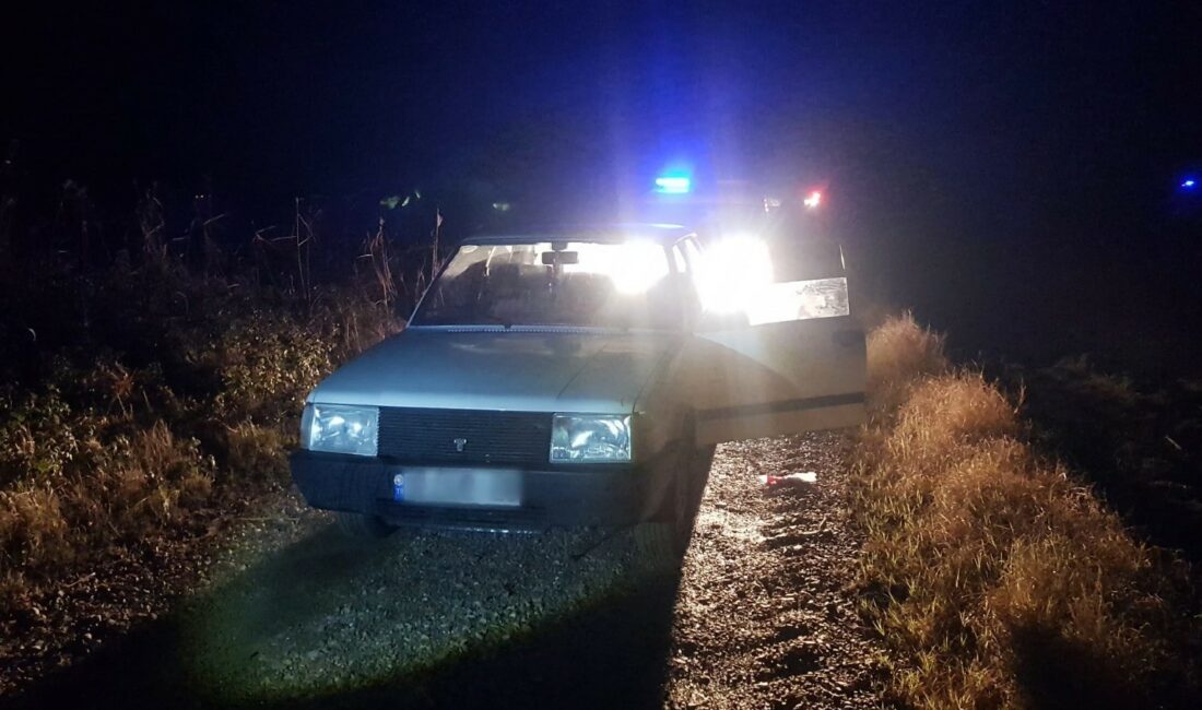 Hırsızlıktan aranan şahıs çaldığı arabayla yakalandı BURSA’NIN KARACABEY İLÇESİNDE HIRSIZLIK SUÇUNDAN ARANAN BİR KİŞİ, ÇALINTI OLDUĞU