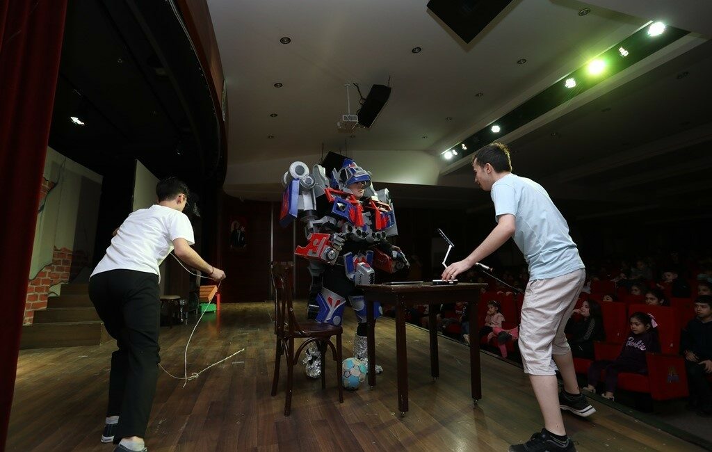 İnegöl’de yarıyıl tatili dolu dolu geçecek EĞİTİM ÖĞRETİM YILININ YARIYIL TATİLİNE GİRMESİYLE BİRLİKTE İNEGÖLLÜ ÇOCUKLAR İNEGÖL