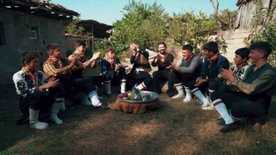 İNEGÖL BELEDİYESİ’NİN ŞEHRİN GELENEK VE KÜLTÜRÜNÜ YAŞATTIĞI ÖZGÜ TÜRKÜLER VE