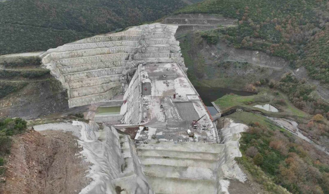 BURSA'DA 2016 YILINDA YAPIMINA BAŞLANAN KARACABEY İLÇESİNDEKİ GÖLECİK BARAJI'NDA SONA