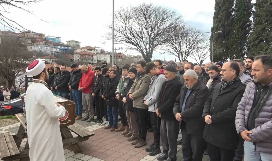 Küçük Zeynep gözyaşları içinde toprağa verildi BURSASPOR TARAFTARLARININ SEVİLEN İSMİ SELÇUK SARGIN’IN TEDAVİ GÖRDÜĞÜ HASTANEDE VEFAT