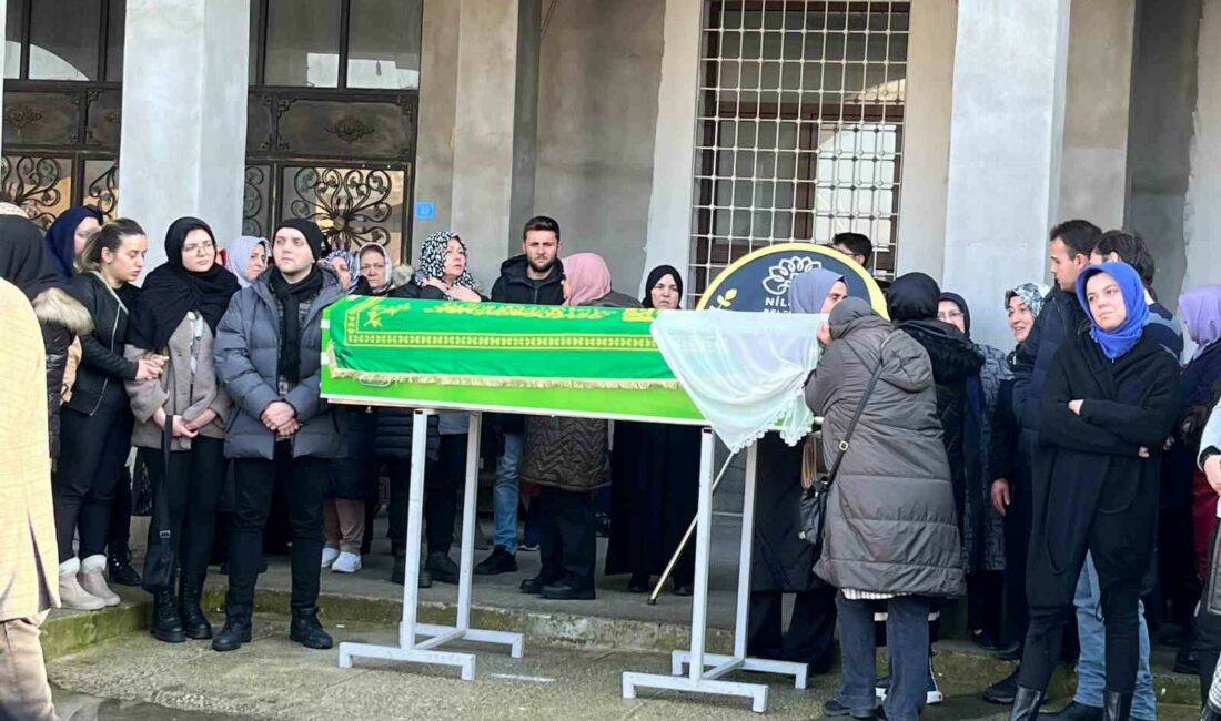 Lüks rezidansın 10. katından düşerek hayatını kaybeden genç kadın toprağa verildi BURSA’NDA ÜNLÜ ŞARKICI ESRA AKMAN’IN 10. KATTAN DÜŞEREK HAYATINI KAYBEDEN