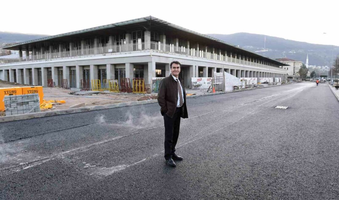 Osmangazi Meydanı açılış için gün sayıyor OSMANGAZİ BELEDİYESİ’NİN BURSA’YA KAZANDIRDIĞI VİZYON ESERLERDEN OSMANGAZİ MEYDANI’NDA AÇILIŞ İÇİN