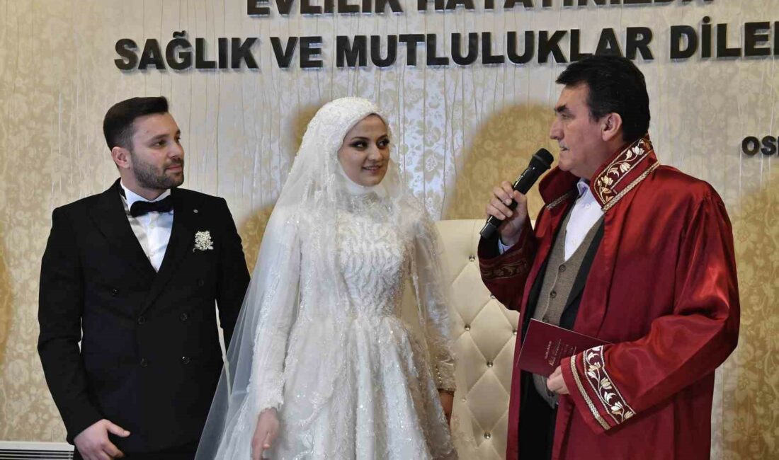 Osmangazi’de 1 yılda 6 bin 800 çift dünya evine girdi OSMANGAZİ'DE 2023 YILINDA 6 BİN 800 ÇİFT, MUTLULUĞA ‘EVET’ DİYEREK